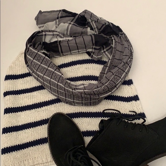 Splash Checkered Scarf Wraps - Picture 2 of 5